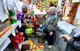 Dirut Pertamina Turun Gunung Cek Stok Elpiji 3 Kg di Surakarta