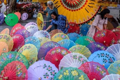 Keindahan Festival Payung Indonesia 2024 di Taman Balekambang Solo