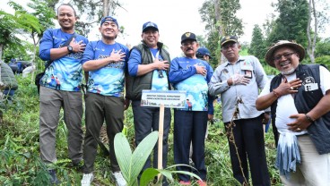 Hijaukan Desa Besakih, Pertamina Tanam 200 Pohon di Kaki Gunung Agung