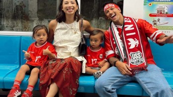 Irfan Bachdim dan Keluarga Naik MRT ke GBK Nonton Timnas Indonesia vs Australia