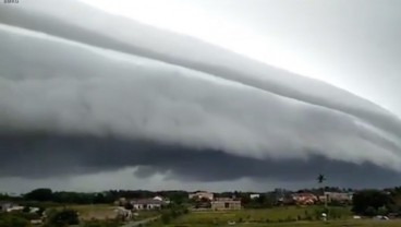 Apa Itu Awan Tsunami, Fenomena yang Biasanya Terjadi saat Musim Pancaroba