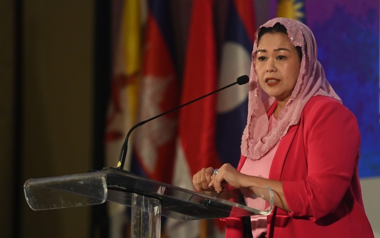 Direktur Wahid Foundation Yenny Wahid memberikan sambutan pada ASEAN Women CEO Forum di Jakarta, Sabtu (2/9/2023). ANTARA FOTO/Media Center KTT Asean 2023/Zabur Karuru - foc.