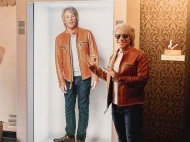 Aksi Heroik Jon Bon Jovi Selamatkan Seorang Perempuan Putus Asa di Tepi Jembatan