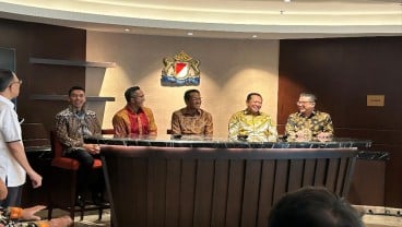 Momen Anindya Bakrie dan Menkumham Tertawa Lepas di Acara Kadin Munaslub Jakarta