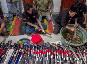 Jamasan 1.000 Bilah Golok Pusaka Ciomas Banten