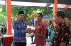 Penyaluran Insentif RT dan RW di Ngawi Gandeng Bank Jatim