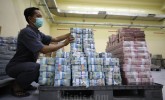 Rupiah Dibuka Menguat Tipis ke Level Rp15.330 per Dolar AS Jelang RDG BI