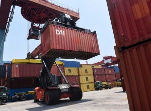 BPS Mencatat Neraca Perdagangan Indonesia Surplus Selama 52 Bulan Berturut-turut