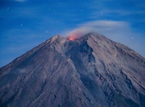 Gunung Semeru Alami Peniingkatan AKtivitas Vulkanik