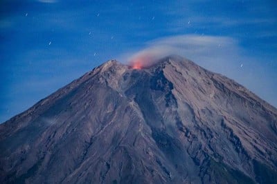 Gunung Semeru Alami Peniingkatan AKtivitas Vulkanik