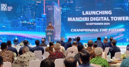 Menteri BUMN Erick Thohir memberikan sambutan dalam peresmian Mandiri Digital Tower di kawasan Grogol Petamburan, Jakarta Barat, Rabu (18/9/2024). /Bisnis-Reyhan Fernanda Fajarihza
