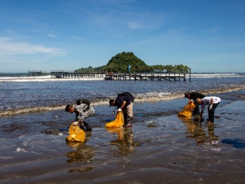 Pemerintah Diminta Cabut Aturan Pengelolaan Hasil Sedimentasi di Laut