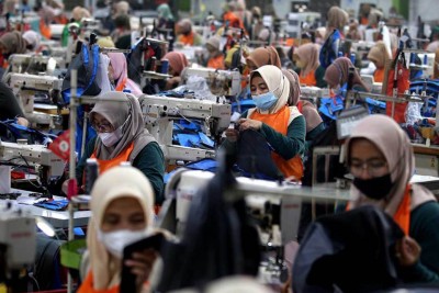 Badai PHK Belum Usai, Industri Tekstil Berharap Proteksi