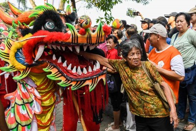 Kirab budaya Gotong Toapekong di Kota Tangerang