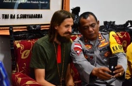 Polisi Bantah Narasi Pilot Susi Air Philip Mehrtens Dibebaskan OPM