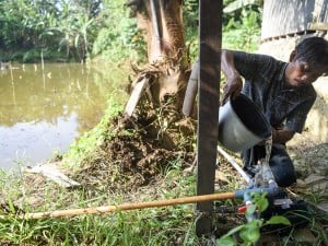 Sekitar 40 rumah yang belum pernah merasakan pelayanan air bersih dari Perusahaan umum daerah air minum (Perumdam)