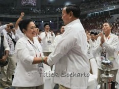 Momen Manis Prabowo Lempar Candaan ke Titiek Soeharto di Acara Gerindra