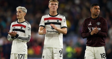 Para pemain Manchester United Alejandro Garnacho, Rasmus Hojlund, dan Casemiro. Prediksi Skor Manchester United vs Twente 26 September: Susunan Pemain, H2H/REUTERS-Ian Walton