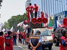 Nasib Kenaikan UMP 2025 di Tangan Prabowo