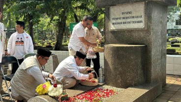 Kampanye Perdana, Ridwan Kamil-Suswono Ziarah ke Makam Tokoh Pahlawan dan Betawi