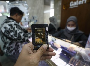 Harga Emas Batangan 24 Karat Terpantau Turun