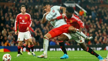 Statistik Gemilang Mees Hilgers Saat Twente Imbangi Manchester United