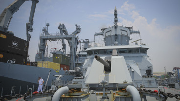 Kapal perang Jerman berlabuh di Jakarta