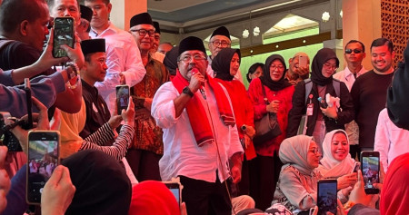 Calon Wakil Gubernur DKI Jakarta, Rano Karno saat berkampanye di Lenteng Agung, Jakarta, Kamis (25/9/2024). JIBI/Anshary Madya Sukma