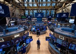 Wall Street Pesta Pora Usai Rilis Data Terbaru AS, S&P 500 Pecah Rekor Lagi