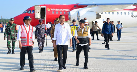 Presiden Jokowi tiba di IKN pada Selasa (24/9/2024). Rencananya Presiden Jokowi bakal kembali berkantor dan menghadiri gorundbreaking sejumlah proyek di Ibu Kota Negara (IKN) Nusantara pada Rabu (25/9/2024). Muchlis Jr - Biro Pers Sekretariat Presiden.