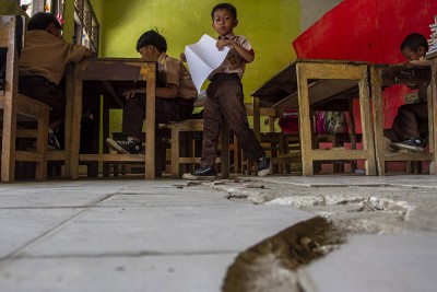 Sekolah Rusak Terdampak Proyek Tol Serang-Panimbang