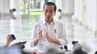 Jokowi Anugerahkan Samkarya Nugraha untuk Pengabdian KRI Nanggala-402