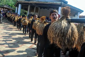 Tradisi Seren Taun Kasepuhan Cisungsang di Banten