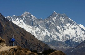 Puncak Gunung Everest Bertambah Tinggi 50 Meter, Ini Penyebabnya