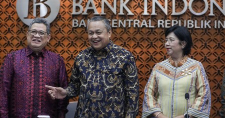 Kepala Ekonom Bank Permata Josua Pardede memperkirakan tingkat inflasi Indonesia akan terjaga dalam kisaran target Bank Indonesia (BI) sebesar 1,5% hingga 3,5%. Bisnis/Arief Hermawan P