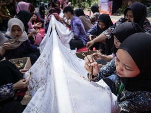 Mahasiswa di Solo Ikuti Acara Belajar Membatik Dengan Ceria di Museum Radya Pustaka