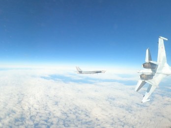 Ngeri, Detik-detik Jet Tempur Rusia Bermanuver Tajam Dekat Pesawat AS
