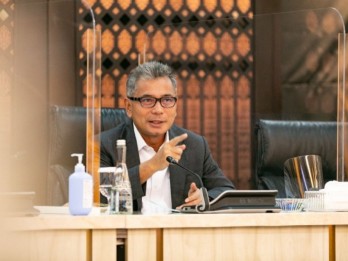 Direktur Utama BRI Sunarso Raih The Best CEO dalam TOP BUMN Awards 2024