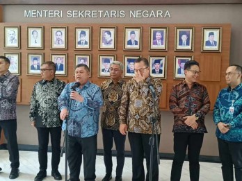 10 Capim KPK di Tangan Jokowi: Didominasi Polisi, Johan Budi Tersingkir