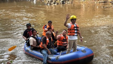 RK Susuri Ciliwung, Bahas Implementasi Transportasi Sungai