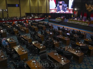 Rapat Paripurna DPRD Provinsi DKI Jakarta menetapkan Khoirudin sebagai Ketua DPRD, Ima Mahdiah, Rany Mauliani, Wibi Andrino, dan Basri Baco sebagai Wakil Ketua