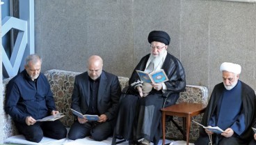 Israel Targetkan Markas Hizbullah, Ayatollah Khameini Tegaskan Tak Akan Mundur