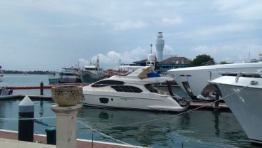 50 Kapal Wisata Mewah Sandar di BMTH Benoa Denpasar