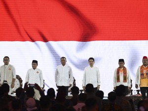 Debat perdana pasangan Calon Gubernur dan Wakil Gubernur DKI Jakarta tahun 2024 mengangkat tema penguatan SDM dan transformasi Jakarta menjadi Kota Global.