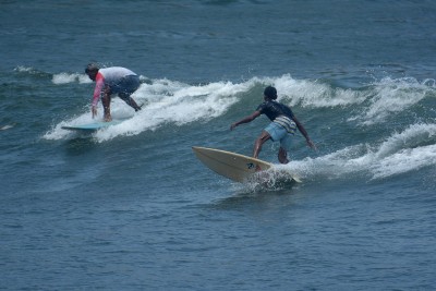 Destinasi Selancar Di Pantai Selatan Jember