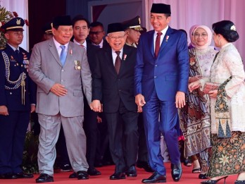 Momen Prabowo Ngakak Bareng Ma’ruf Amin saat HUT TNI ke-79, Gibran Kemana?