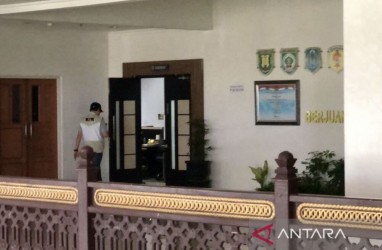 KPK Geledah Ruang Kerja Gubernur Kalsel Usai Tangkap Empat Pejabat