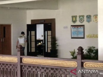 KPK Geledah Ruang Kerja Gubernur Kalsel Usai Tangkap Empat Pejabat