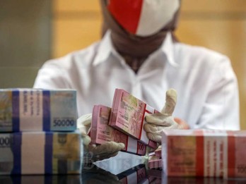 Dolar AS Tergelincir, Nilai Tukar Rupiah Menguat ke Level Rp15.654