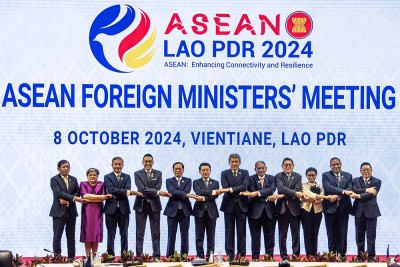 ASEAN Foreign Minister Meeting di Laos